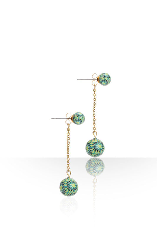 boucles d'oreilles longues avec des perles de couleur verte